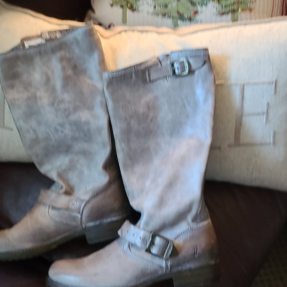 Frye - Veronica Boots Gray/ Tan Distressed - Picture 3 of 6